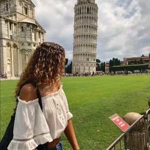 Meet your Posher, Antonia